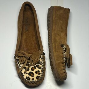 Minnetonka Size 8 Leopard Print Kitty Moccasin Dyed Calf Hair Real Fur Bohemian